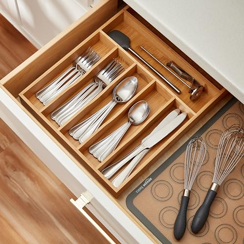 Amazon Basics 20-Piece Stainless Steel Flatware Set