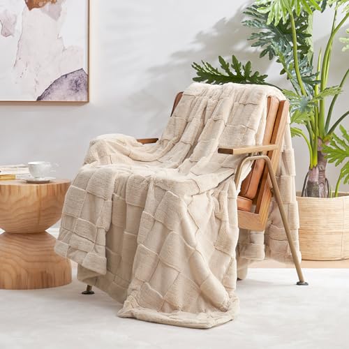 50 x 60 Inch Checkered Faux Fur Throw Blanket