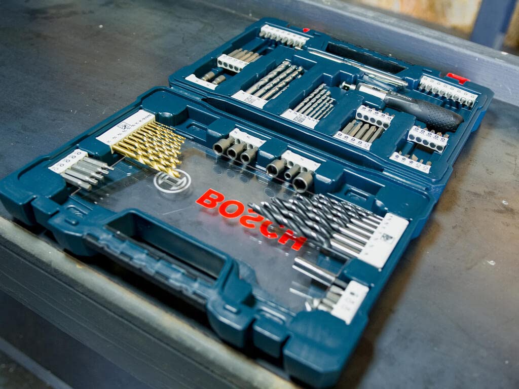 BOSCH 91-Piece Drilling and Driving Set with Case