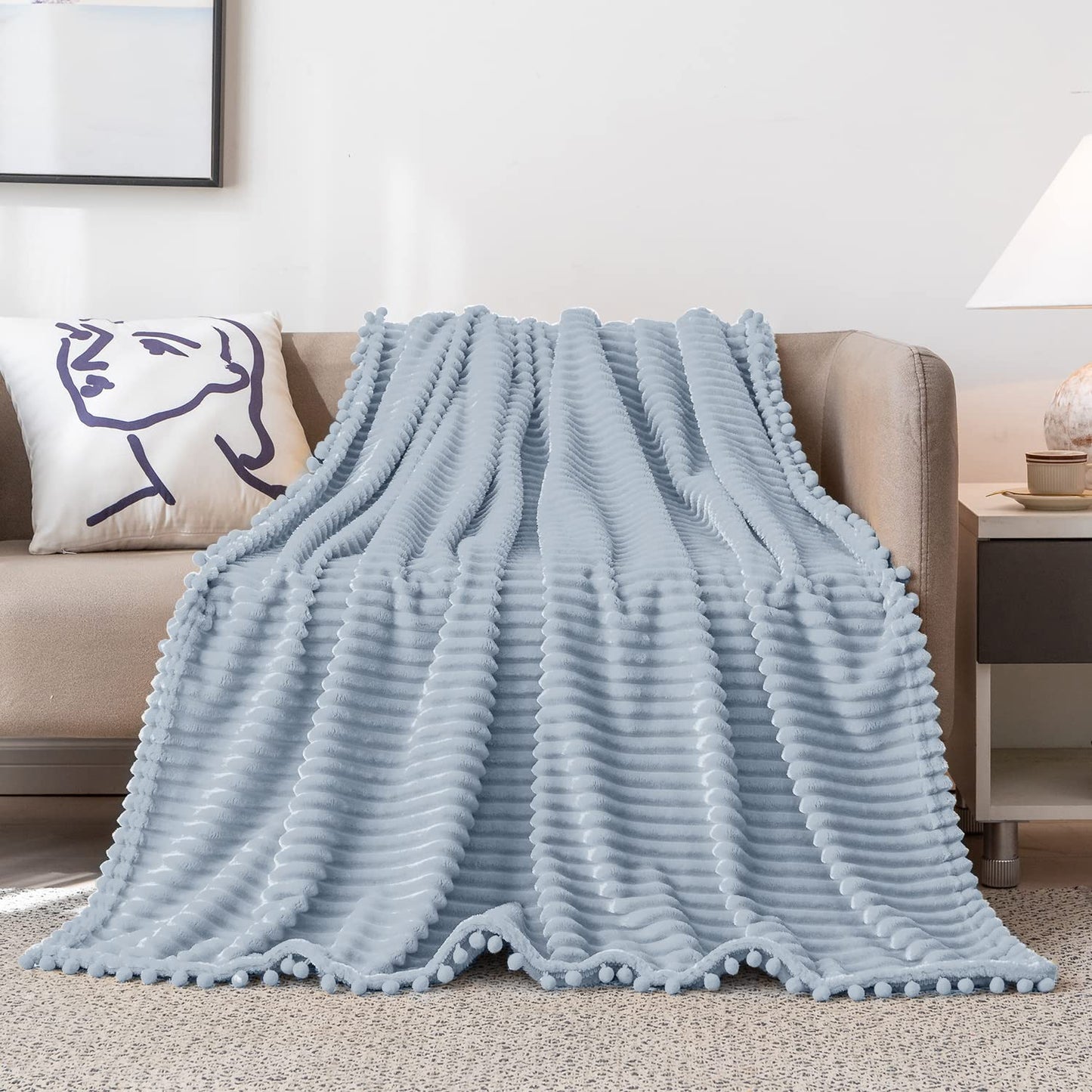 DISSA Plush Twin Fleece Blanket with Pompom Fringe