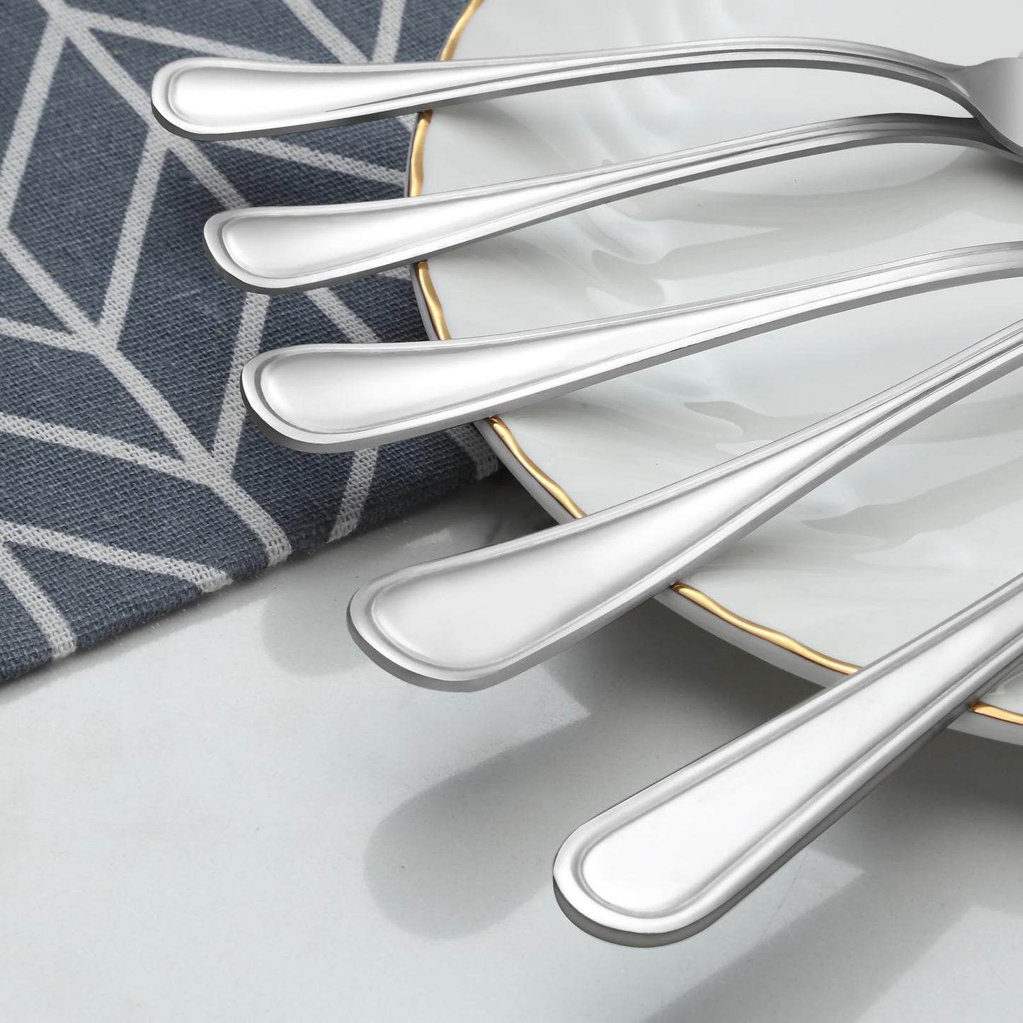 BEWOS 40-Piece Silverware Set, Stainless Steel Silverware Sets for 8, Forks Spoons and Knives Set, Cutlery Set, Mirror Polished Flatware Set, Dishwasher Safe Kitchen Utensils Set for Home, Restaurant