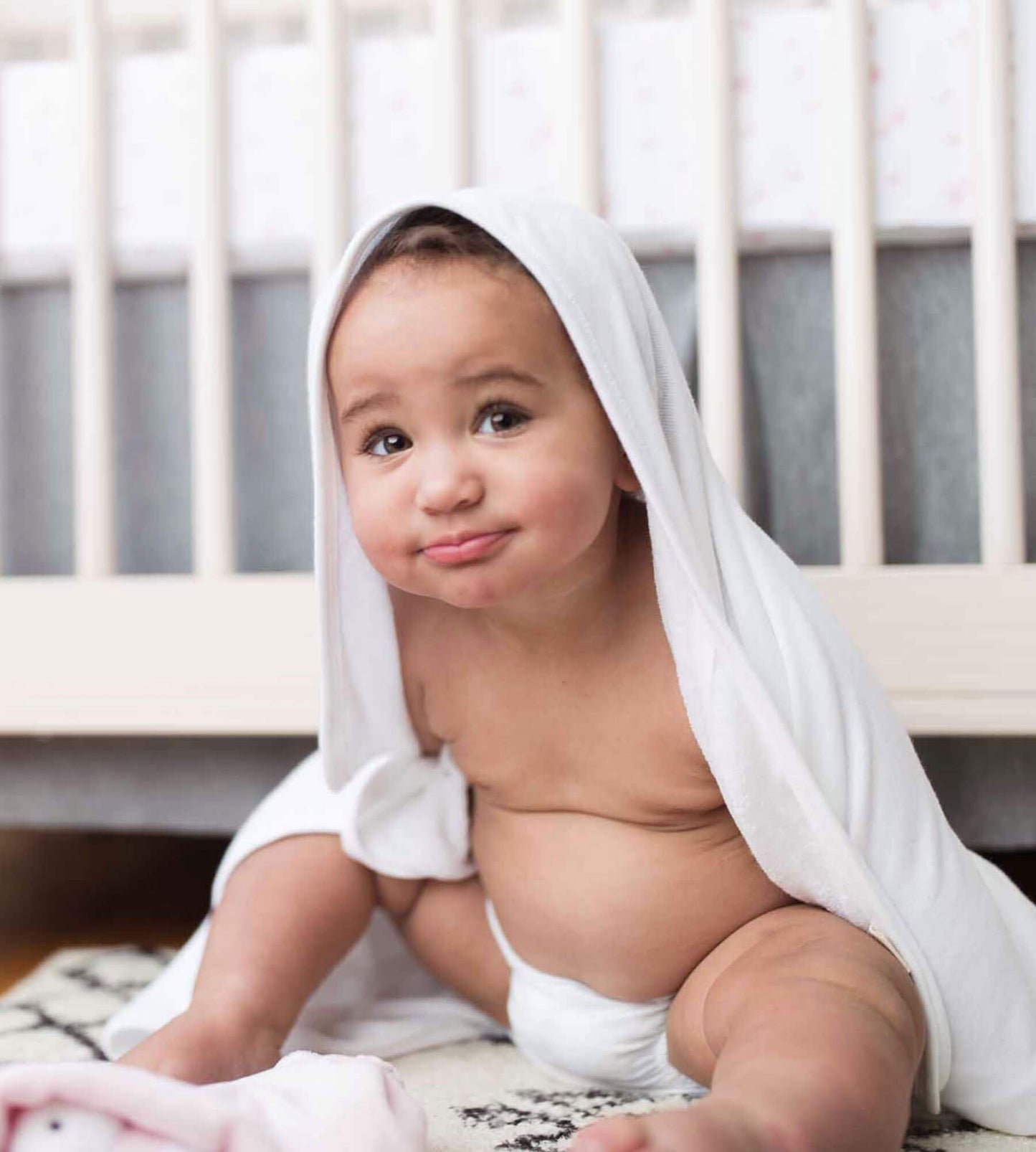 Burt's Bees Baby Organic Cotton Baby Care Essentials Bundle (2 Pack Hooded Towels + 2 Pack Blankets + 5 Pack Burp Cloths)