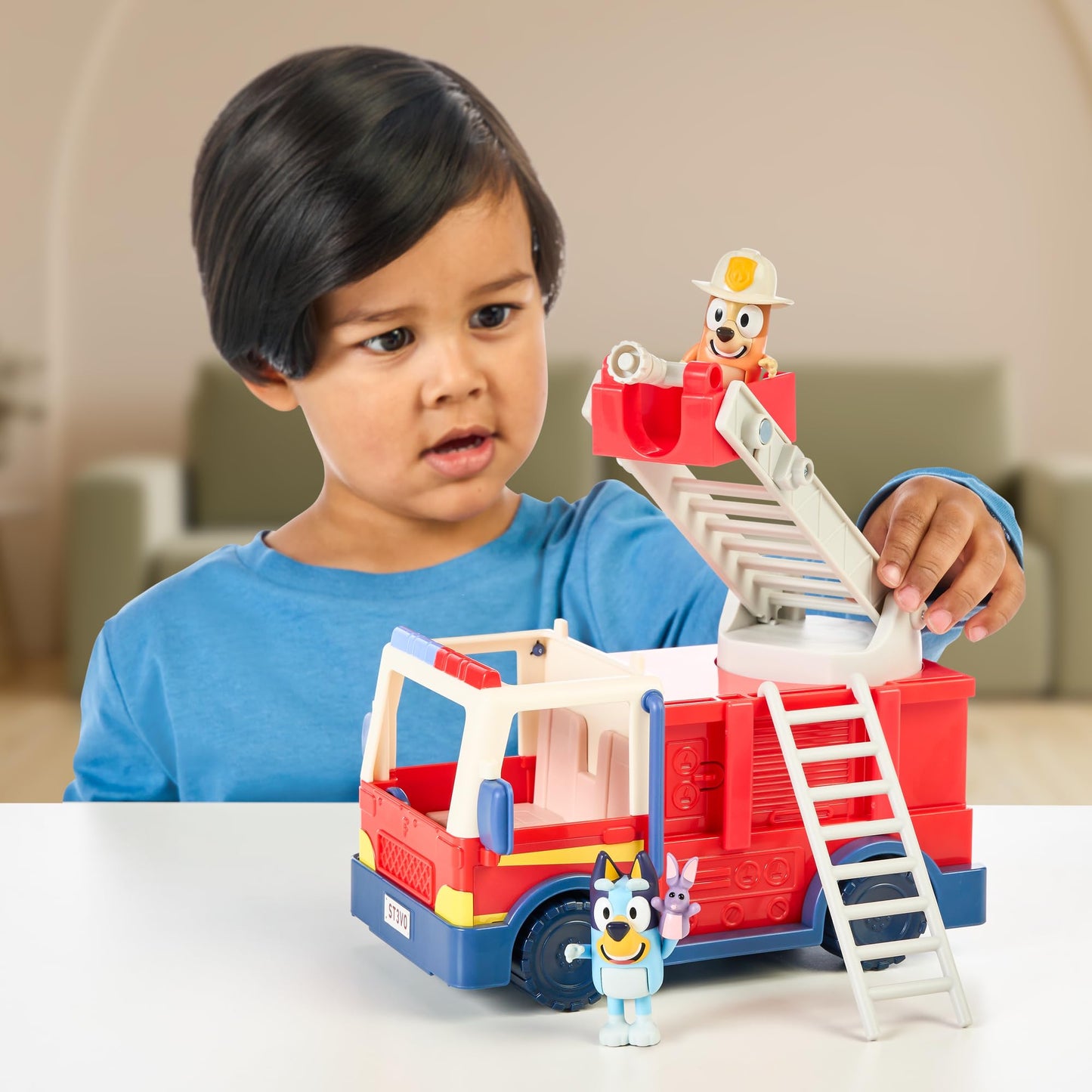 Bluey Firetruck with Exclusive Bingo & Bob Figures
