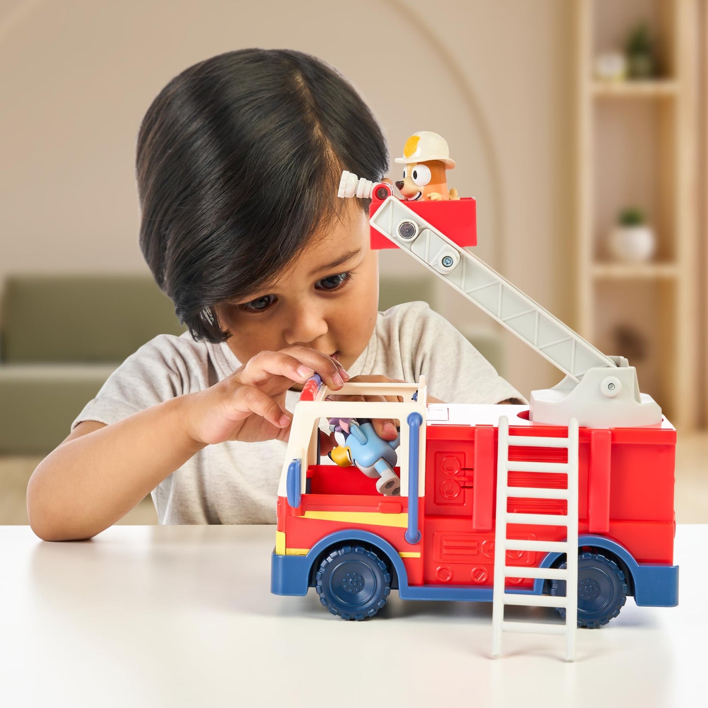 Bluey Firetruck with Exclusive Bingo & Bob Figures