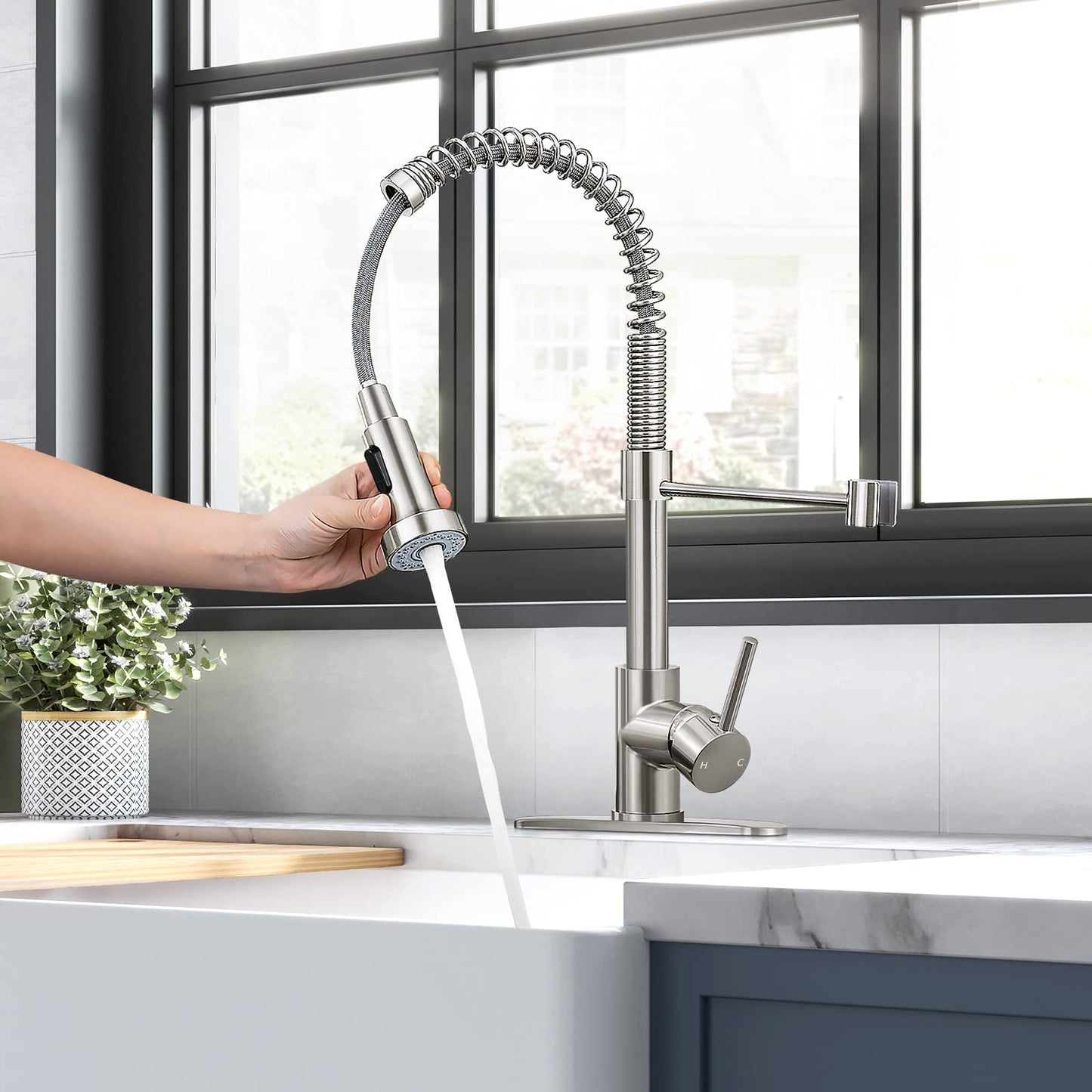 HGN Pull Down Kitchen Faucet with Sprayer