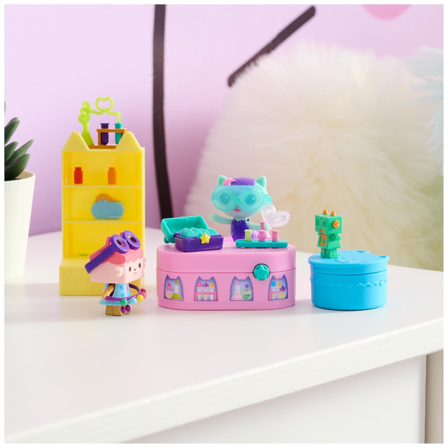 Gabby's Dollhouse Mercat Bobble Figure with Furniture