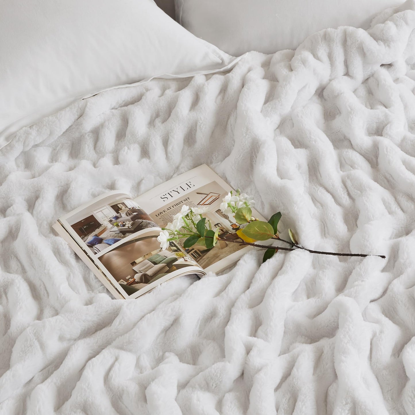 Soft Faux Rabbit Fur Throw Blanket 50"x60"
