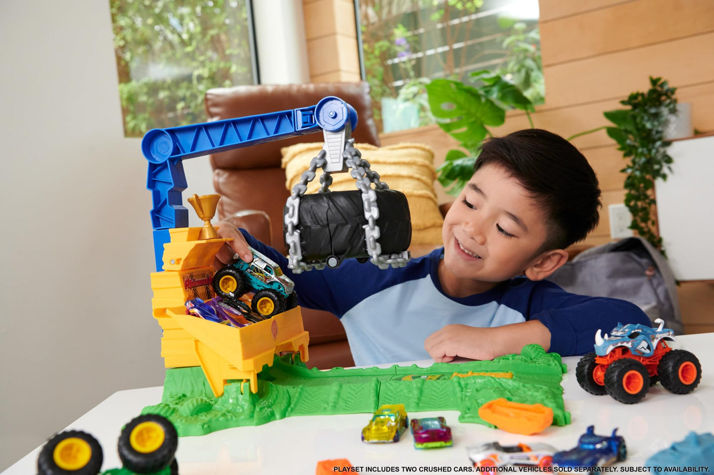 Hot Wheels Monster Trucks Rhinomite Challenge Playset