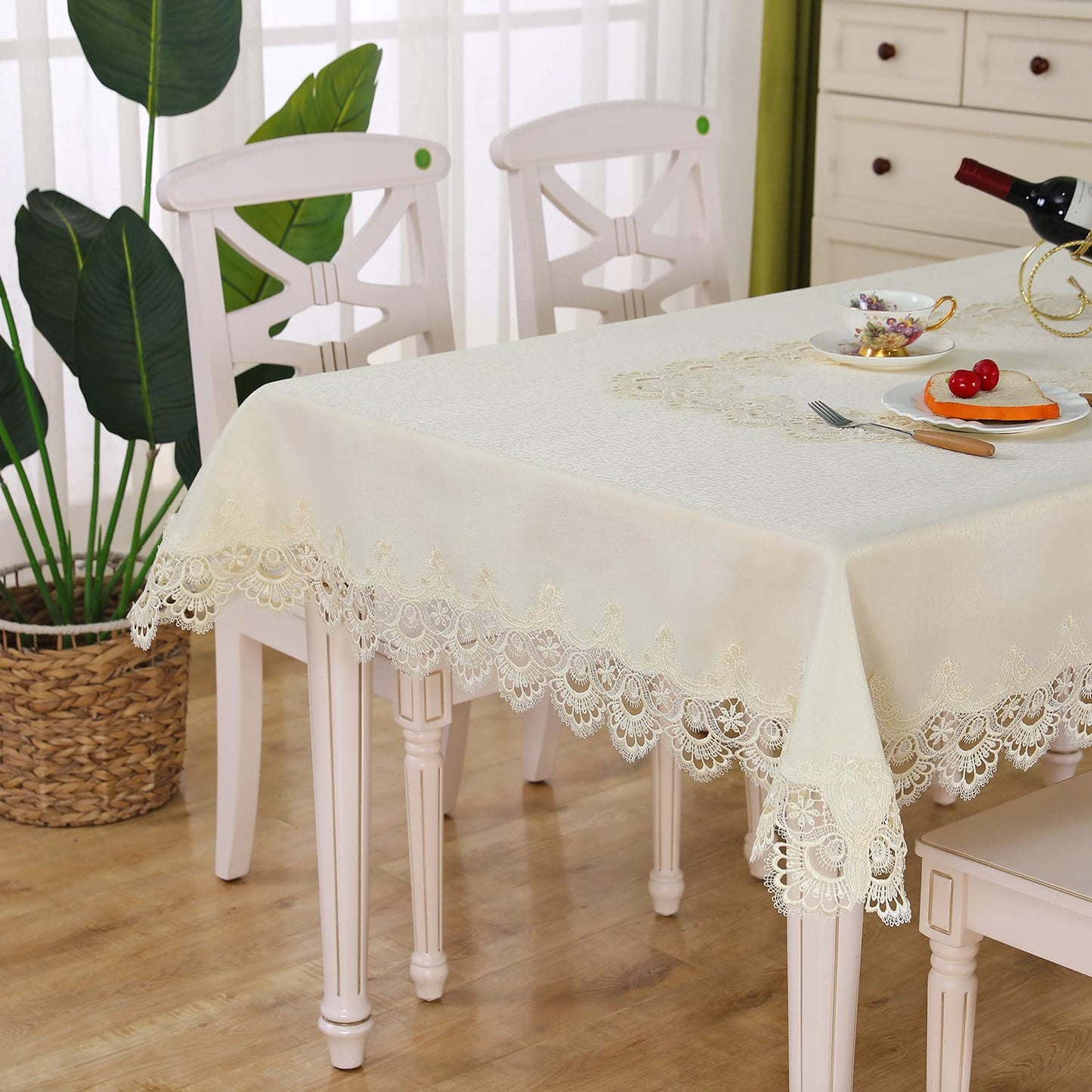 ZHUIDUSI Lace Tablecloth Rectangular Summer Fall Flower Decor Macrame Tablecloth for Dining-Room|Kitchen Party|Outdoor|Holiday Dinner (Beige, Rectangle/Oblong 60 in x 120 in)