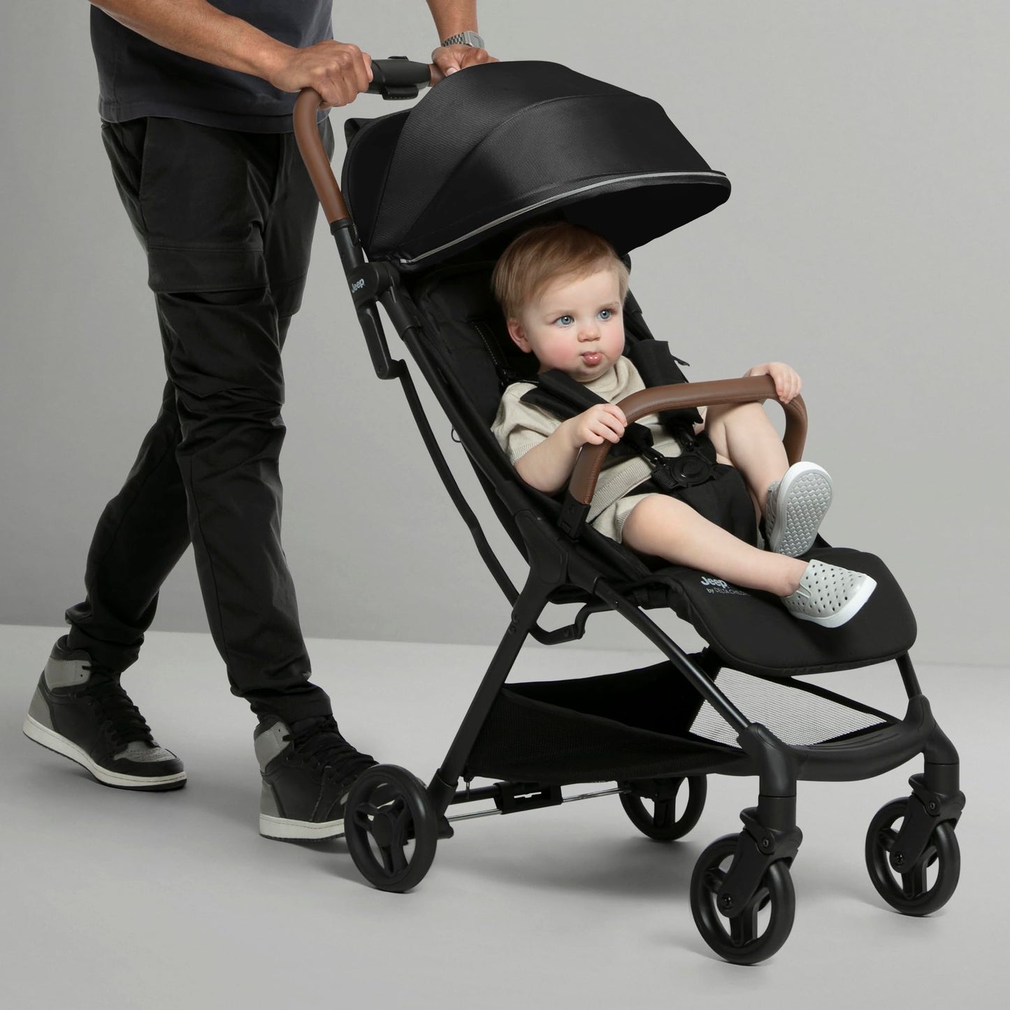 Delta Children Compact Travel Stroller with Canopy