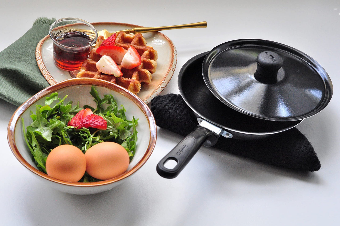 Imusa Casserole with Lid and Handle, STD, Black, Red or Blue (pack of 1)
