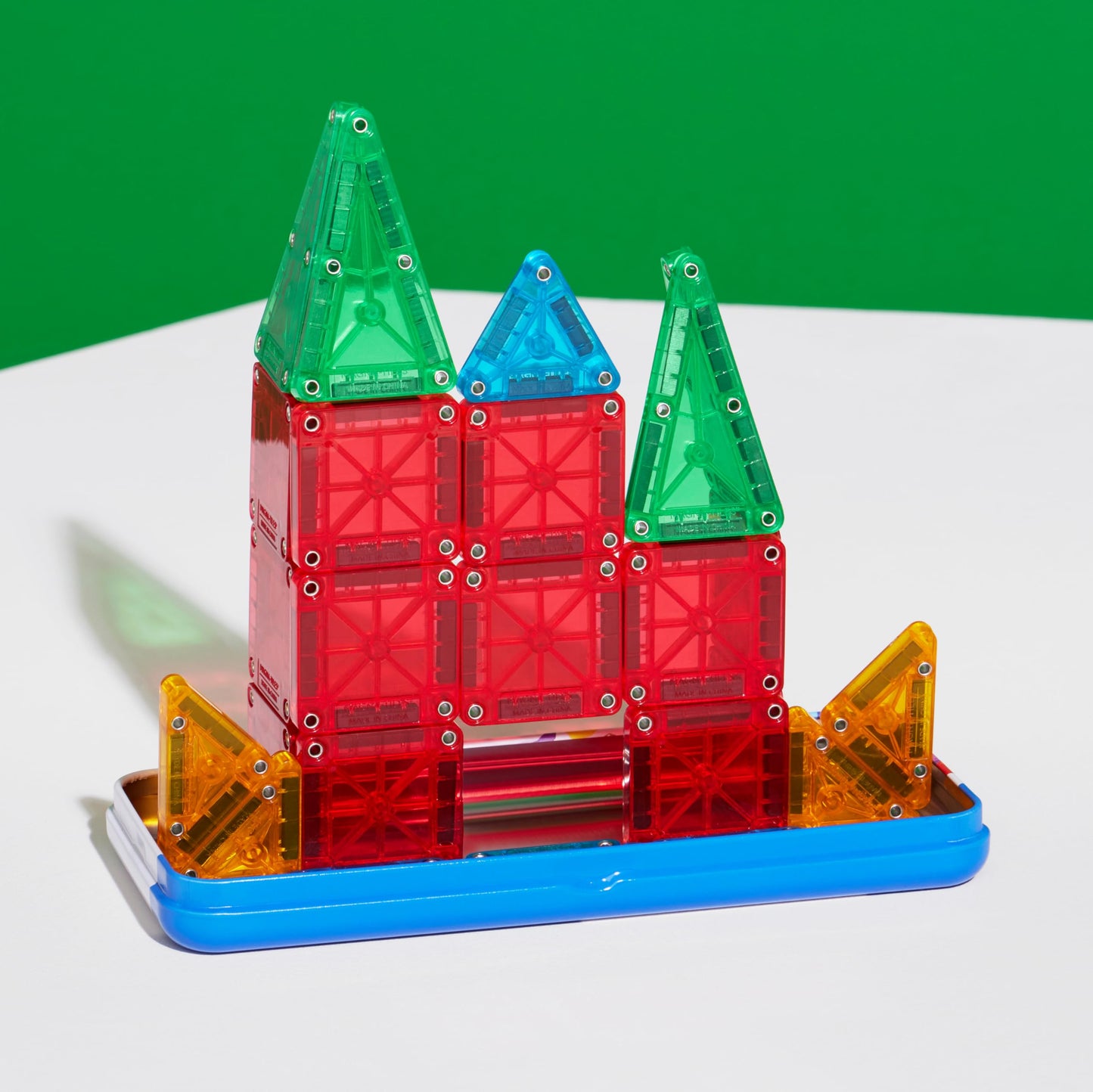 MAGNA-TILES 26-Piece Travel Magnetic Set