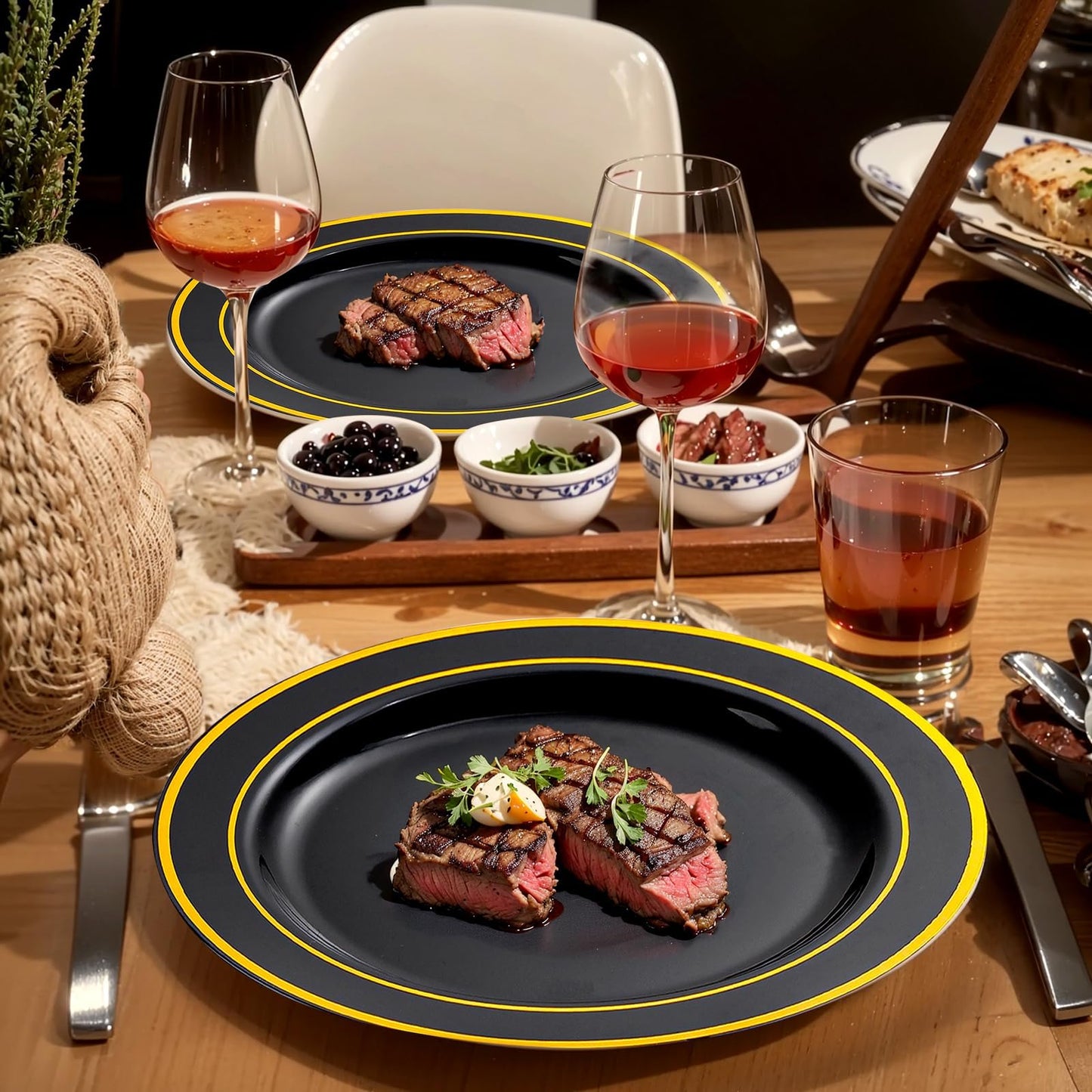 600PCS Black & Gold Disposable Dinnerware Set