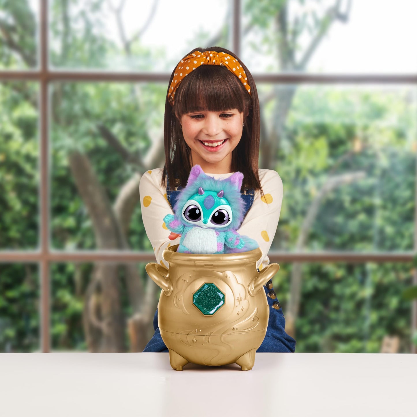 Magic Mixies Misting Cauldron with Plush Toy
