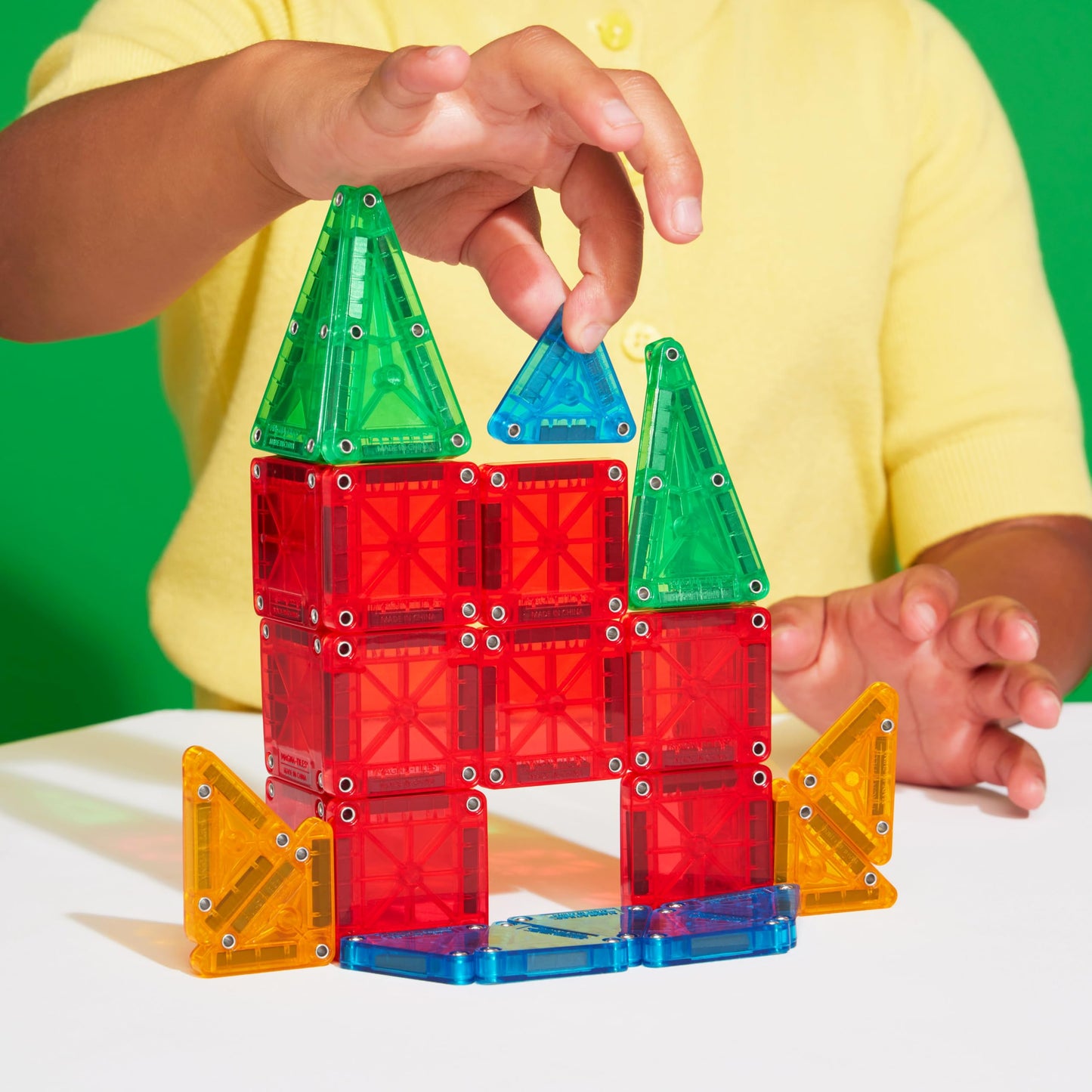MAGNA-TILES 26-Piece Travel Magnetic Set