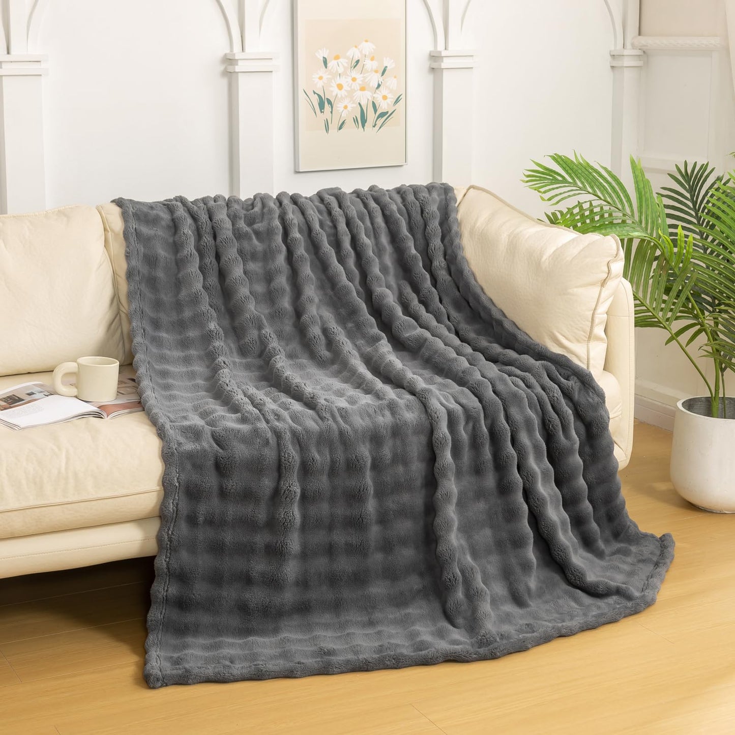 YUSOKI Super Soft Faux Fur Throw Blanket