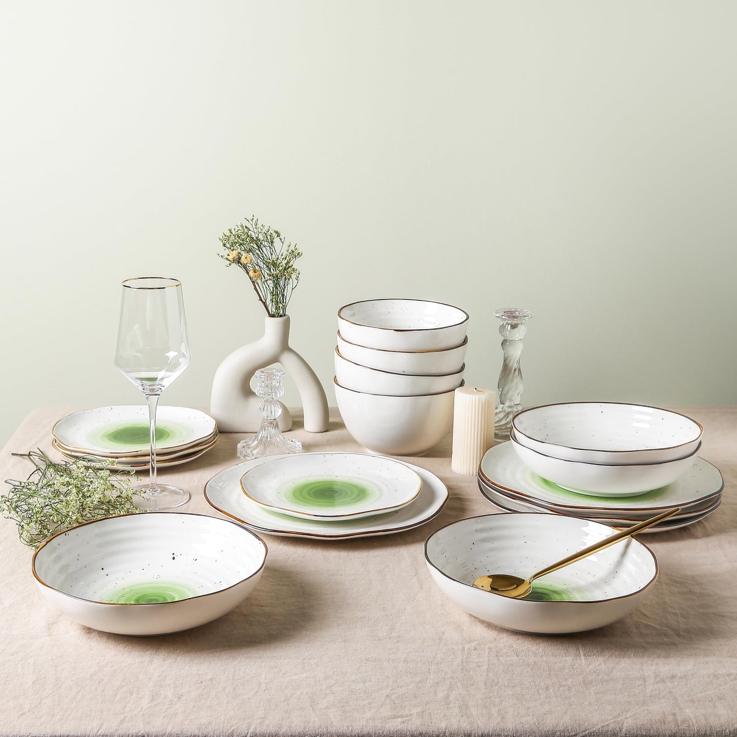 Christian Siriano 16-Piece Green Dinnerware Set