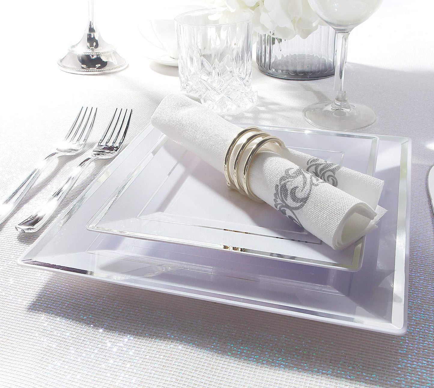 I00000 175PCS Silver Plastic Plates, Disposable Silverware, Napkins & Cups, Silver Square Dinnerware Include 25 Dinner Plates, 25 Salad Plates,25 Forks,25 Knives,25 Spoons,25 Tumblers, 25 Guest Towels