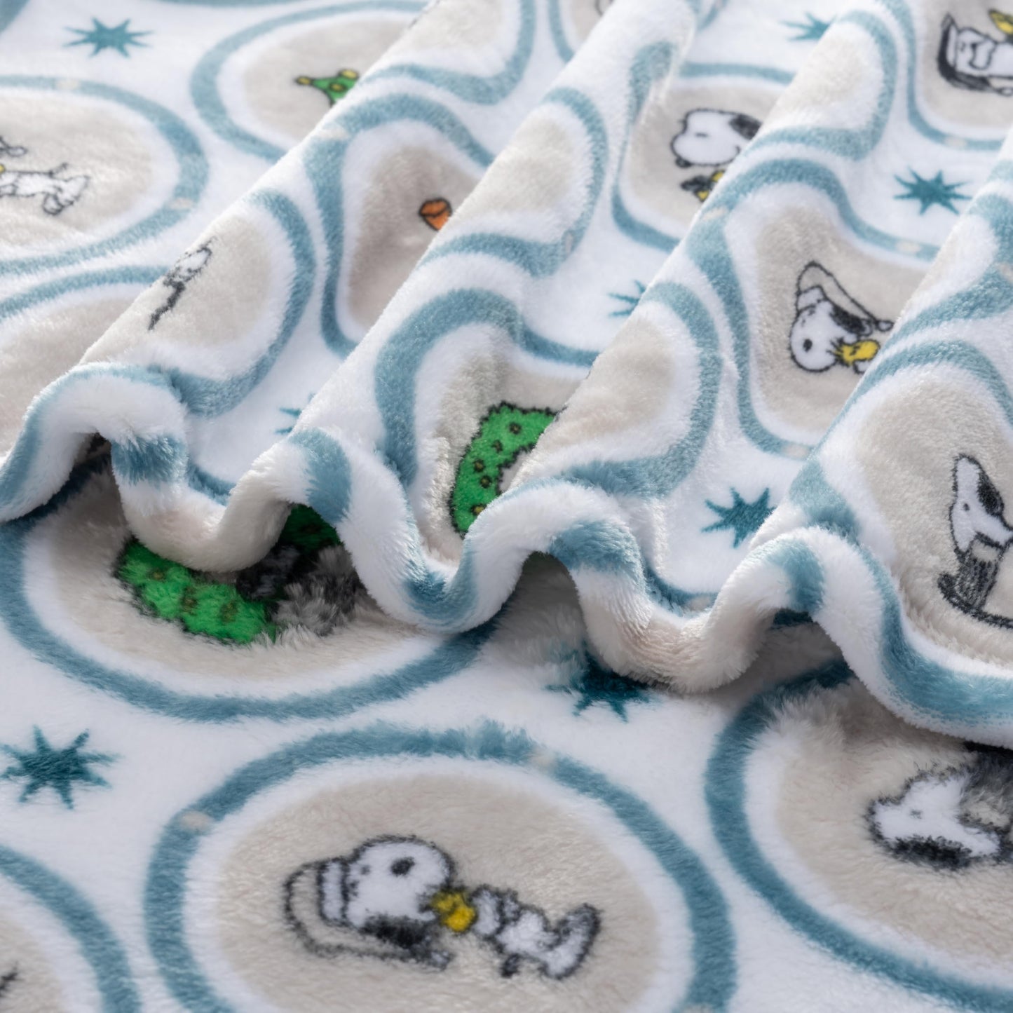 Berkshire Blanket Snoopy Plush Blanket, White 60x70