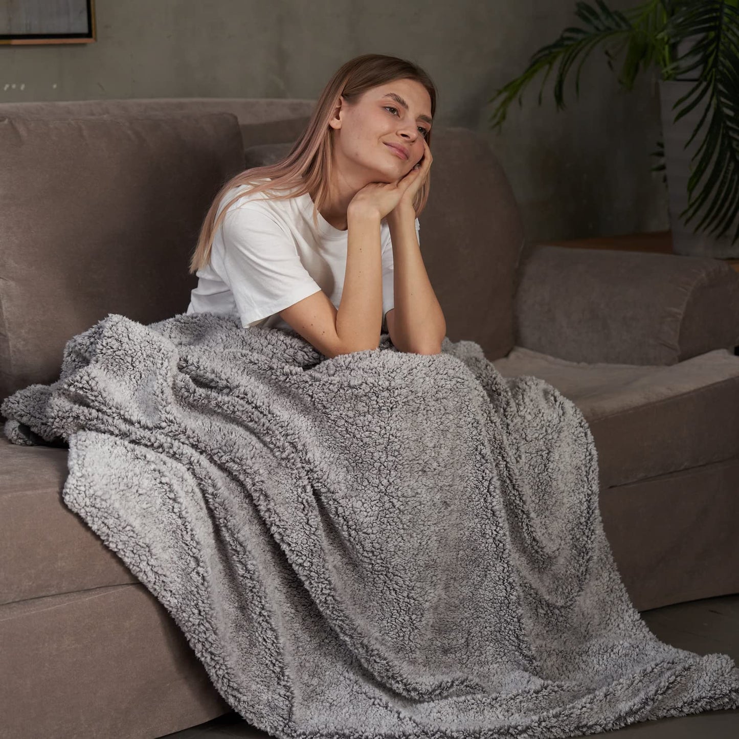 DEZANBO Sherpa Throw Blanket for Couch Soft Blankets & Throws,Fleece Reversible,Throw Blankets for Bed Sofa,Fuzzy Fluffy Warm Cozy Plush,50 x 60 inches,Grey