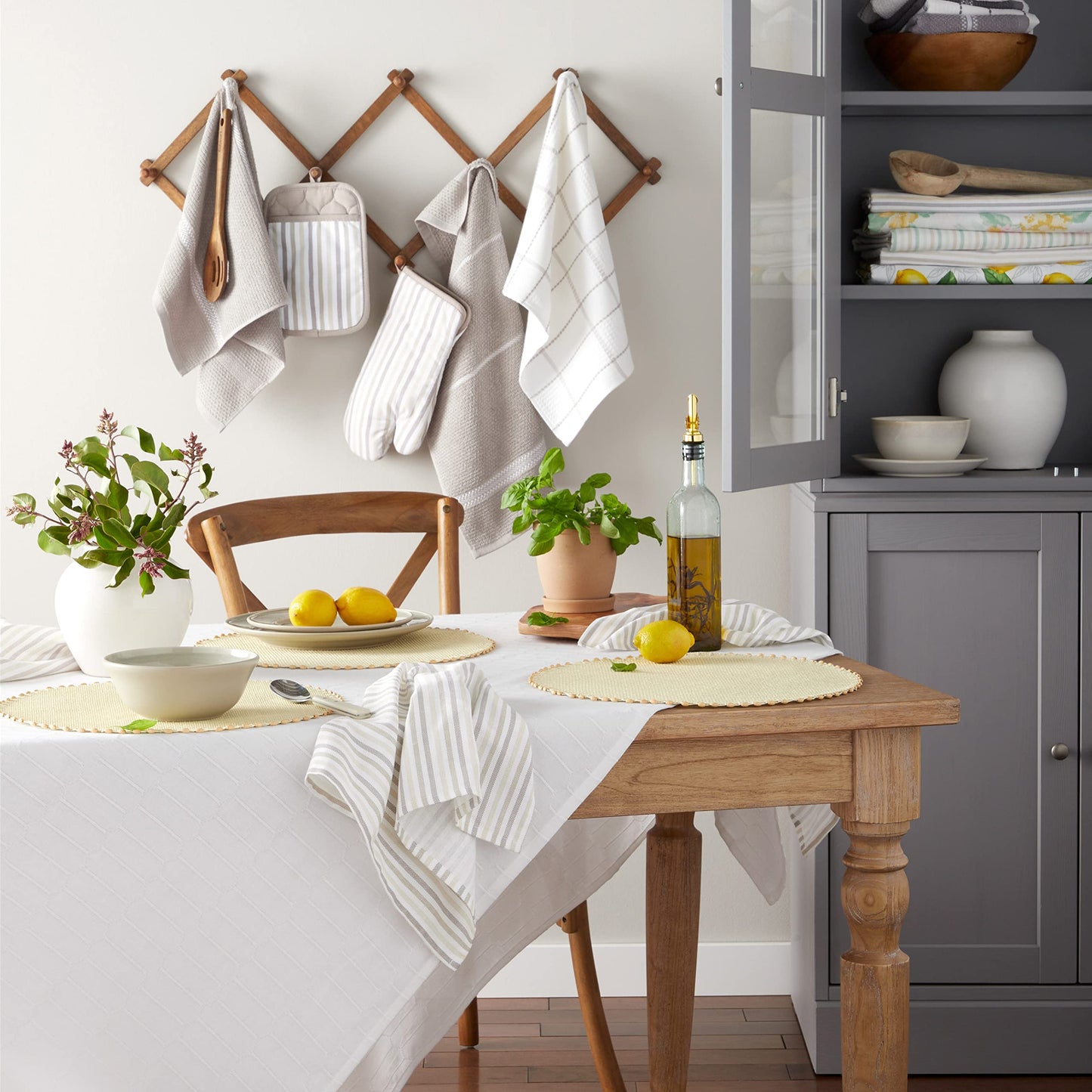 Martha Stewart White Honeycomb Tablecloth 60"x120"