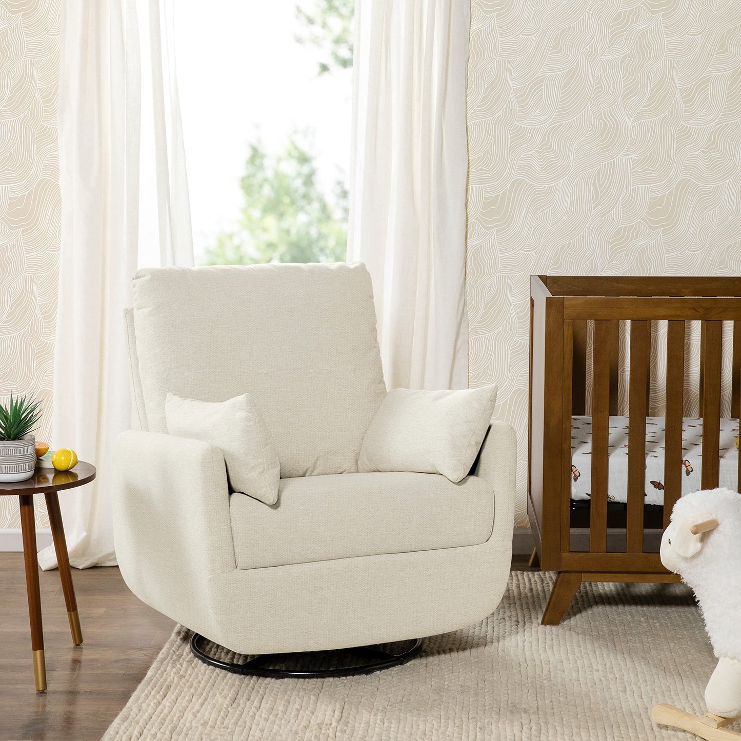 Davinci Juno Swivel Glider in Vanilla, Greenguard Gold & CertiPUR-US Certified