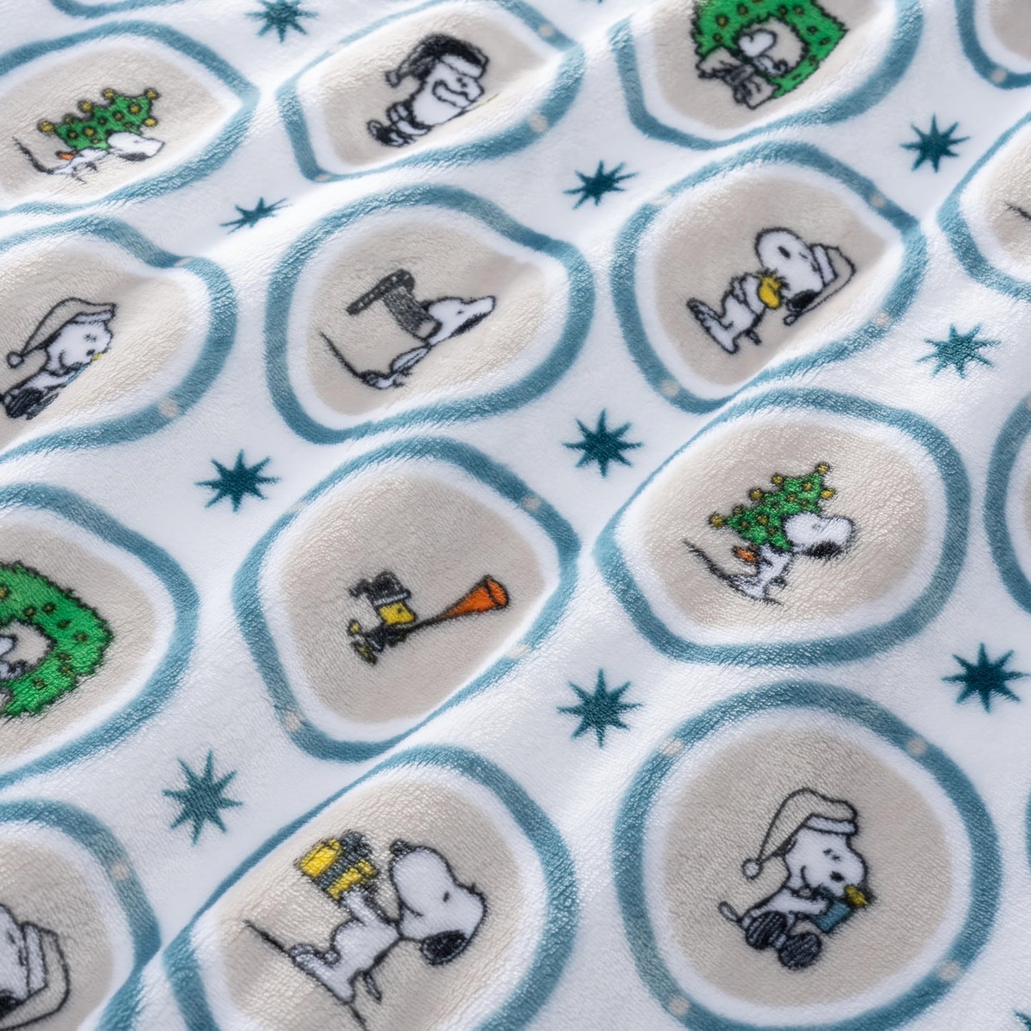 Berkshire Blanket Snoopy Plush Blanket, White 60x70