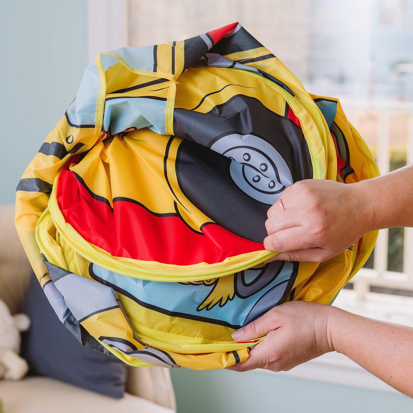 Cocomelon Musical School Bus Pop Up Tent