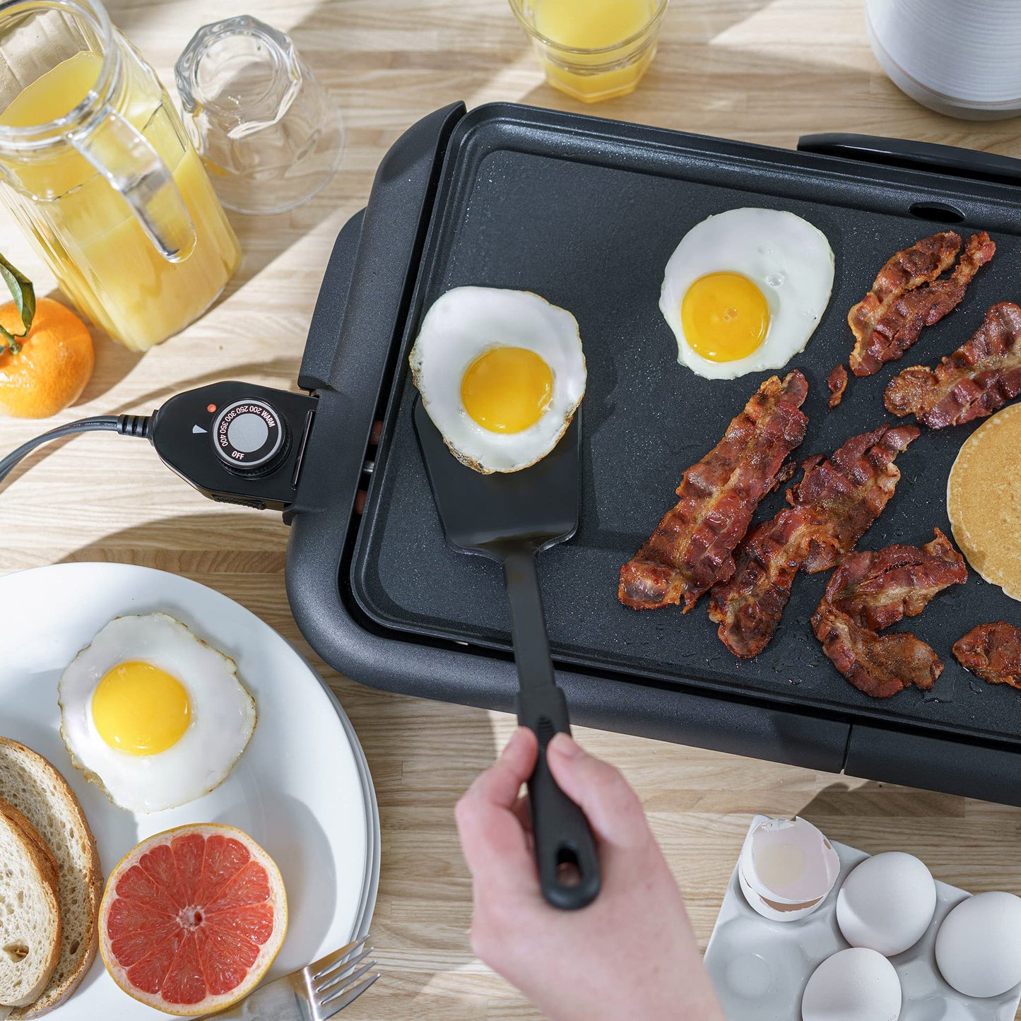 bella Electric Griddle with Warming Tray - Smokeless Indoor Grill, Nonstick Surface, Adjustable Temperature & Cool-touch Handles, 10" x 18", Copper/Black