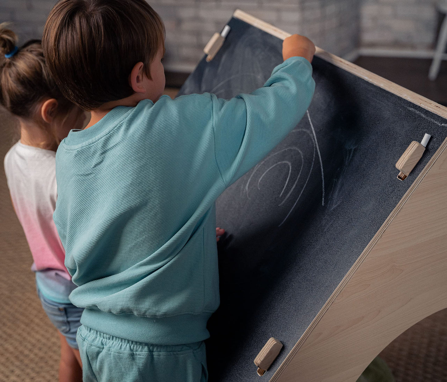 Avenlur Montessori Wooden Playhouse with Chalkboard Roof