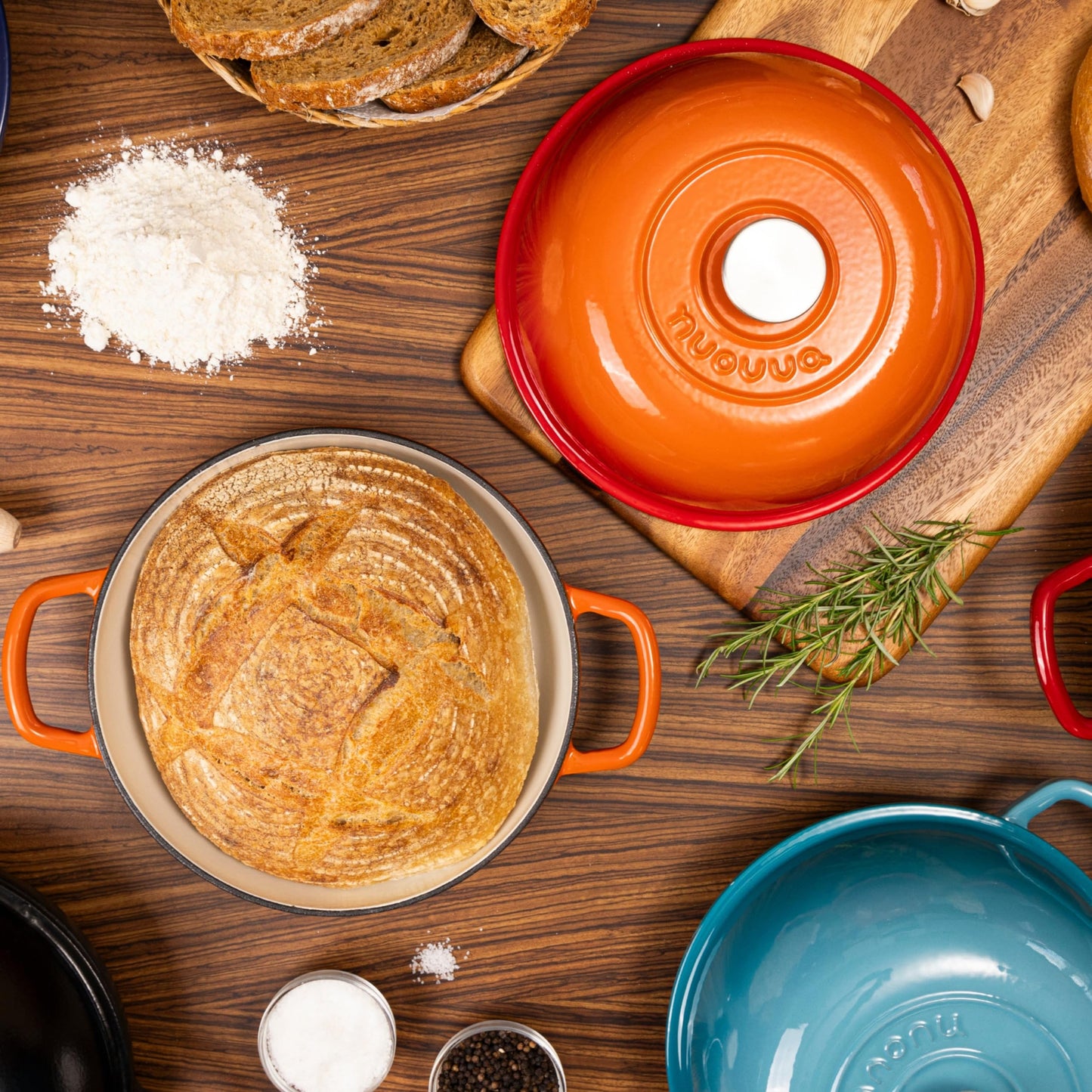 Cast Iron Dutch Oven Pot for Baking Bread