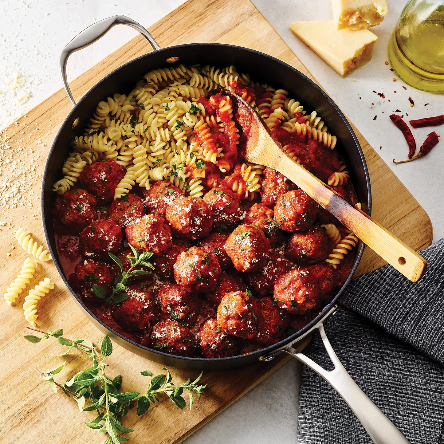Tramontina Nonstick 5.5-Quart Saute Pan with Lid