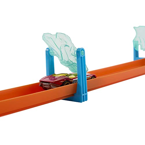 Hot Wheels Track Builder Playset Ice Crash Pack, 10 Component Parts & 1:64 Scale Toy Car, Stackable Storage Box