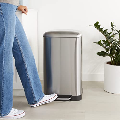 Amazon Basics 40 Liter / 10.5 Gallon Soft-Close, Smudge Resistant Trash Can with Foot Pedal - Brushed Stainless Steel