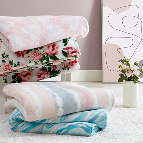 Betsey Johnson- Twin Blanket, Ultra Soft & Cozy Plush Home Décor, All Season Bedding (Blooming Roses White, Twin)