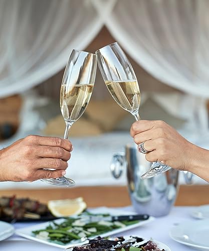 AOOE Champagne Flutes Glass Set of 4 -Hand Blown Champagne Glasses-Lead-Free Premium Crystal - Gift for Wedding, Anniversary, Christmas, Brithday-6.5oz, Clear