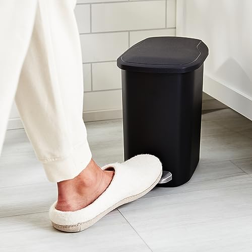 Amazon Basics Compact Plastic Trash Can with Pedal