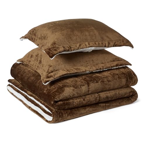 Amazon Basics Reversible Sherpa King Comforter Set