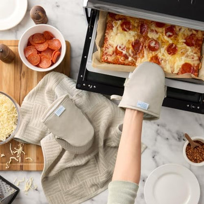 TOWN & COUNTRY BASICS Silicone Mini Oven Mitt Set