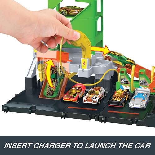 Hot Wheels City Toy Car Track Set, Super Recharge Fuel Station Playset with EV Chargers & 1:64 Scale Toy Vehicle