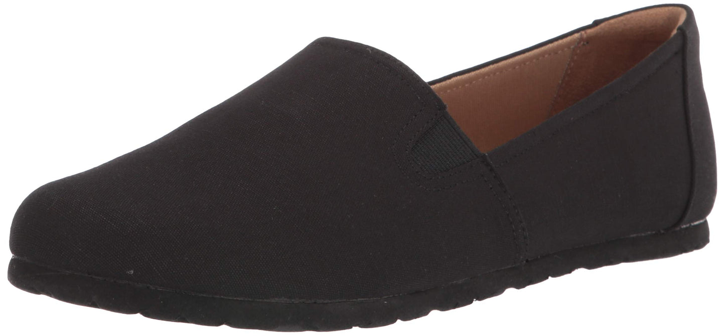 Amazon Essentials Women's Slip-On Canvas Flats, Black