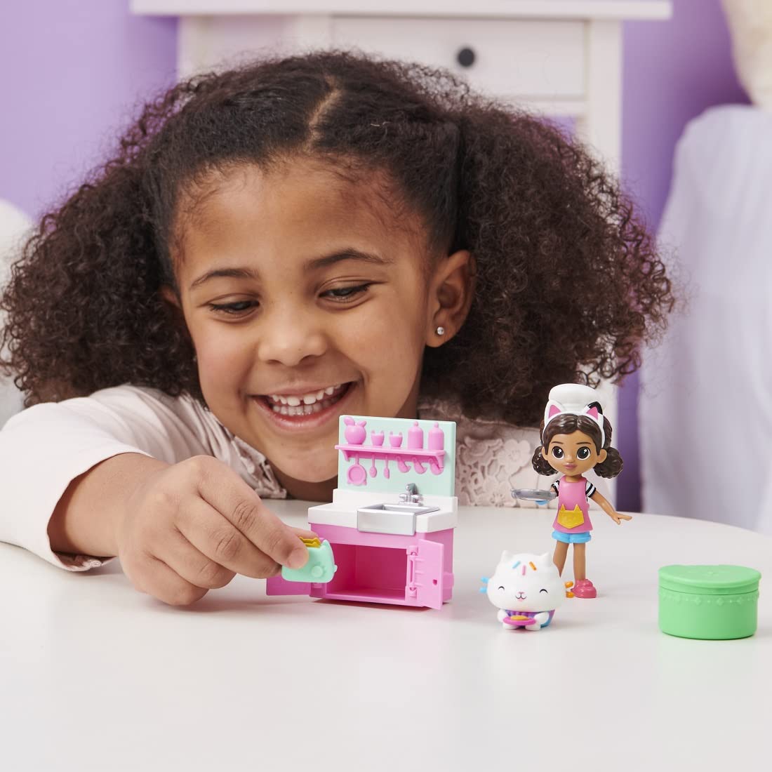 Gabby’s Dollhouse, Lunch and Munch Kitchen Set with 2 Toy Figures, Accessories and Furniture Piece, Kids Toys for Ages 3 and up