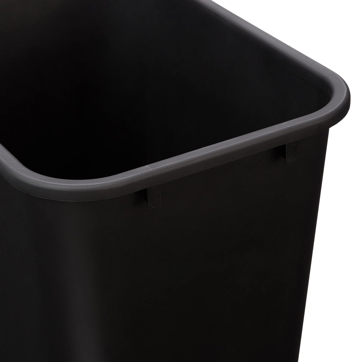 Amazon Basics 10 Gallon Rectangular Trash Can