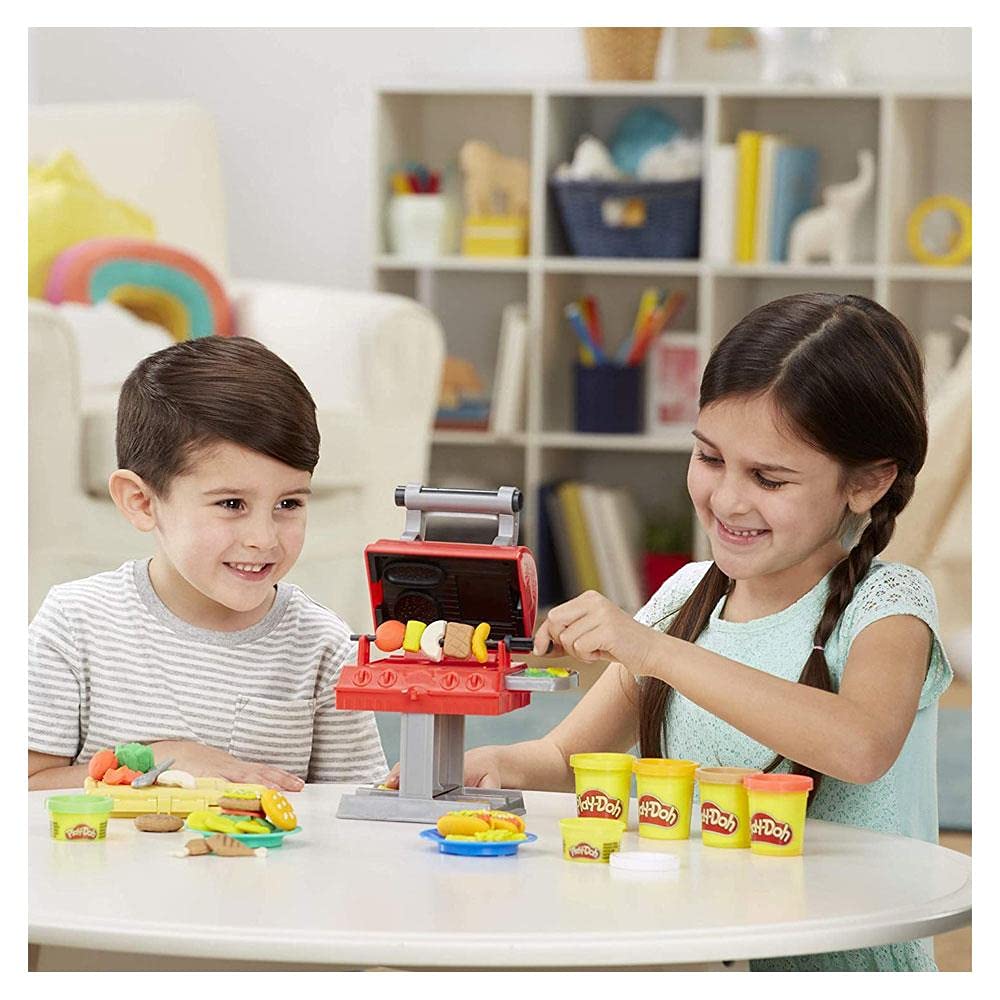 Play-Doh Kitchen Creations Grill 'n Stamp Playset, 6 Colors & 7 Barbecue Toy Accessories, for Boys & Girls, Play Food Set, Preschool Toys, Ages 3+