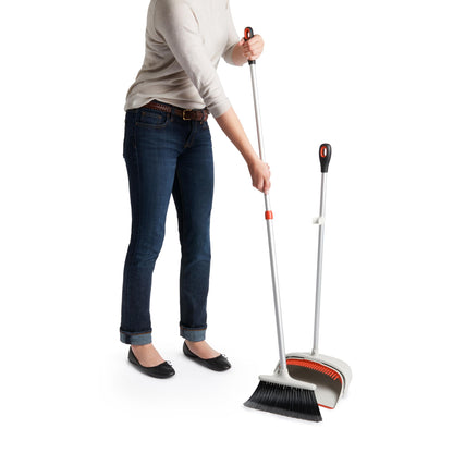 OXO Good Grips Large Sweep Set with Extendable Broom,8.5" - 12"
