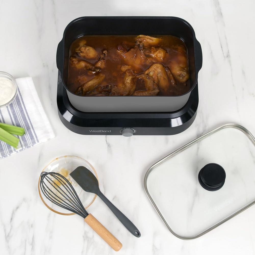 West Bend 87905 Slow Cooker Large Capacity Non-stick Vessel with Variable Temperature Control Includes Travel Lid and Thermal Carrying Case, 5-Quart, Silver