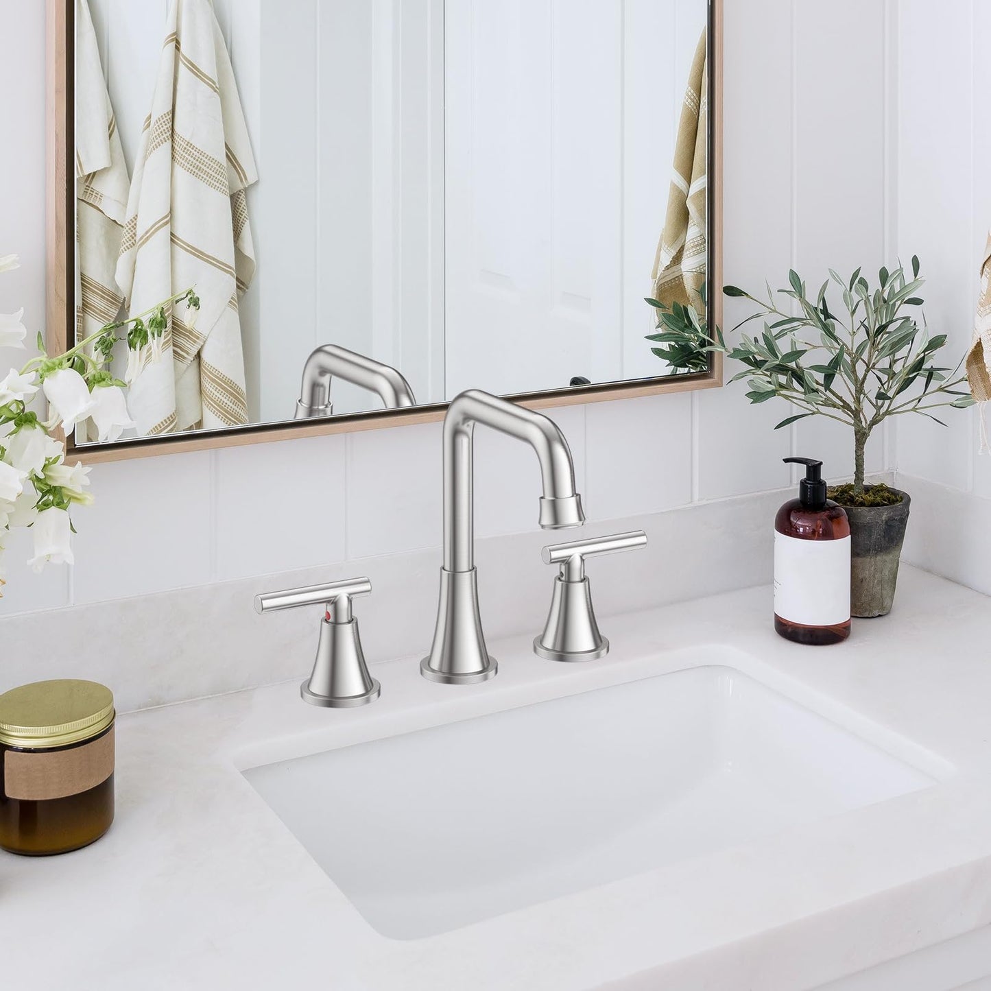 Widespread Bathroom Faucet with Drain Assembly