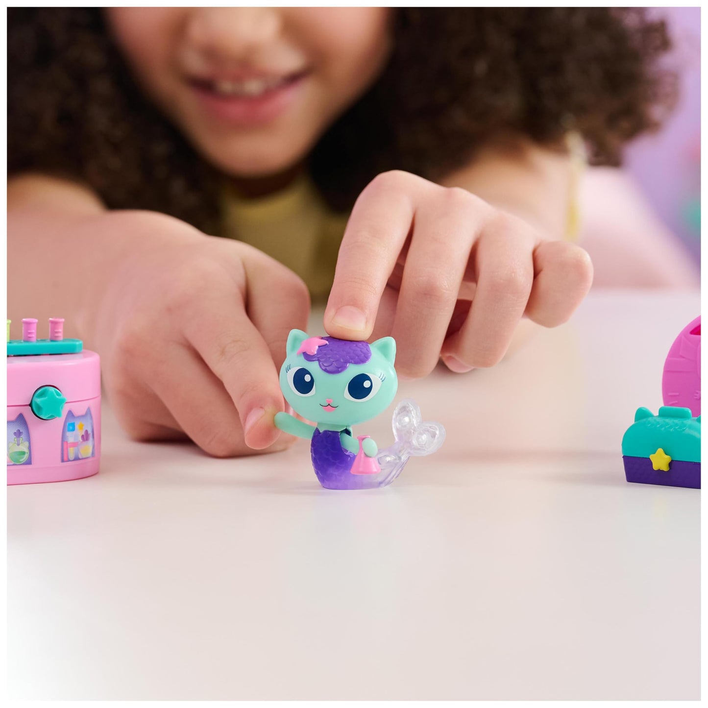 Gabby's Dollhouse Mercat Bobble Figure with Furniture