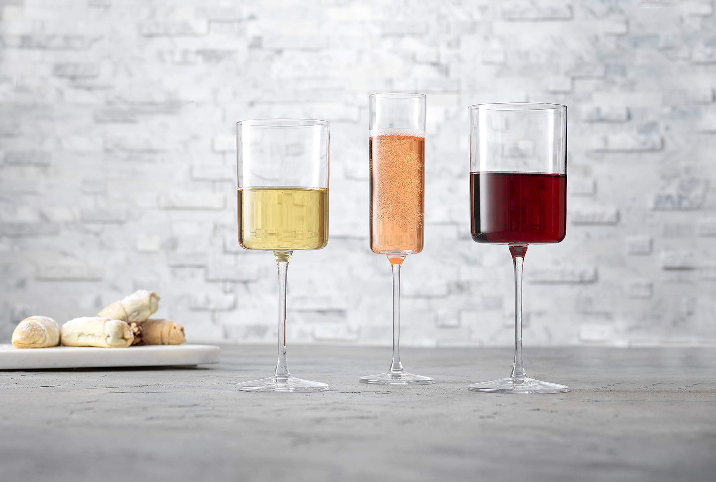 2 Pack JoyJolt Elegant Wine Glass Set