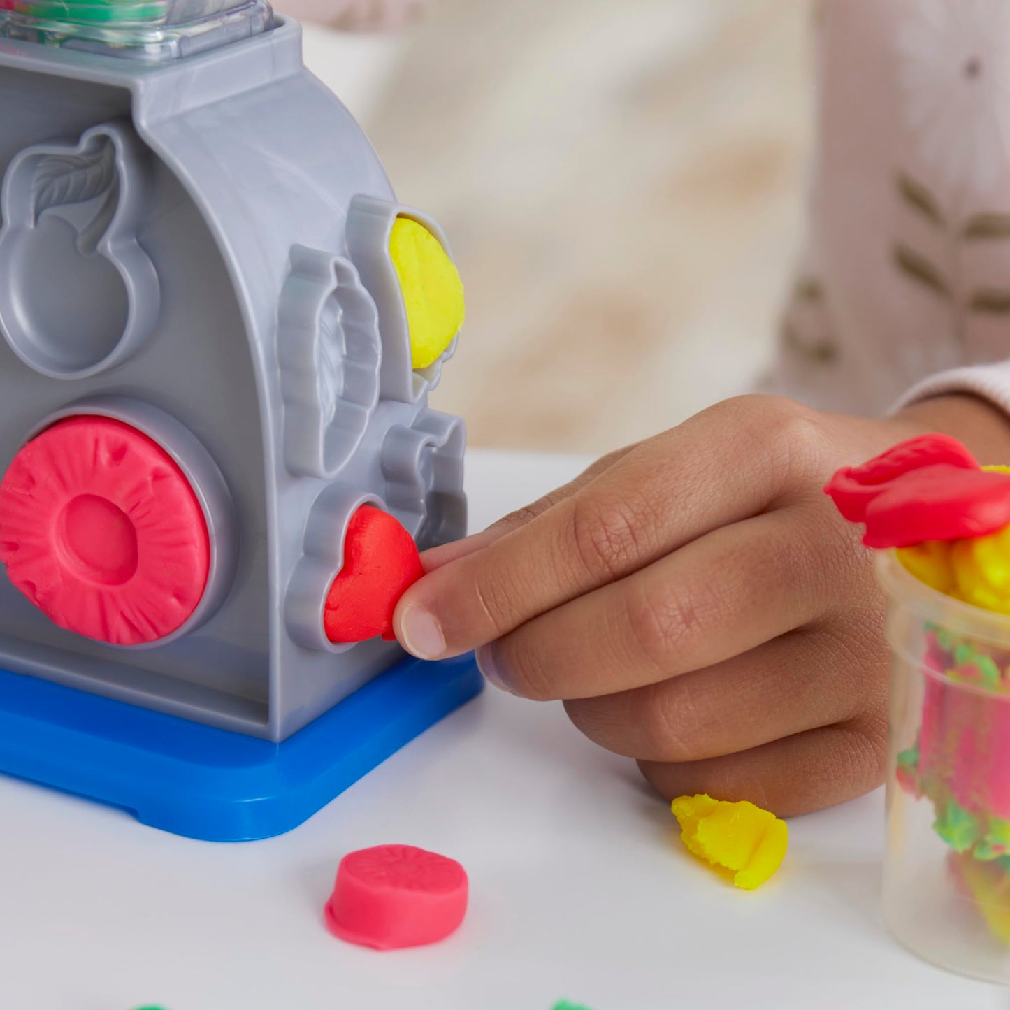 Play-Doh Swirlin' Smoothies Toy Blender Playset